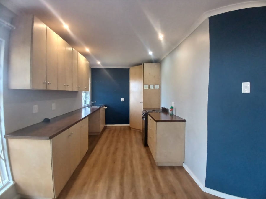 To Let 2 Bedroom Property for Rent in Kloof KwaZulu-Natal