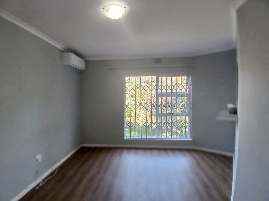 To Let 2 Bedroom Property for Rent in Kloof KwaZulu-Natal