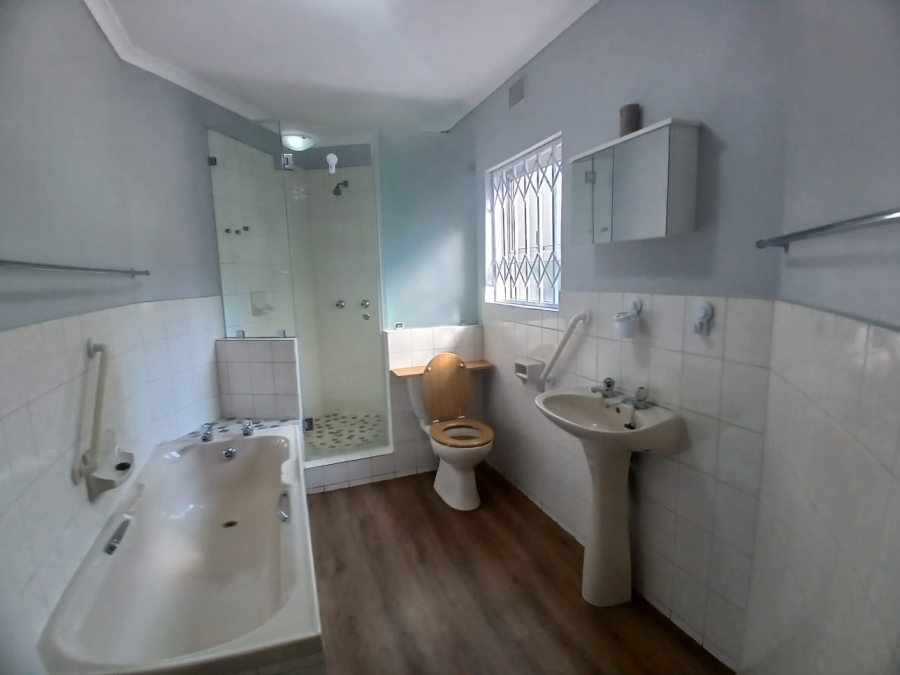 To Let 2 Bedroom Property for Rent in Kloof KwaZulu-Natal