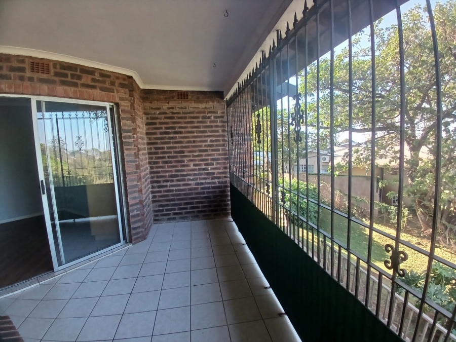 To Let 2 Bedroom Property for Rent in Kloof KwaZulu-Natal