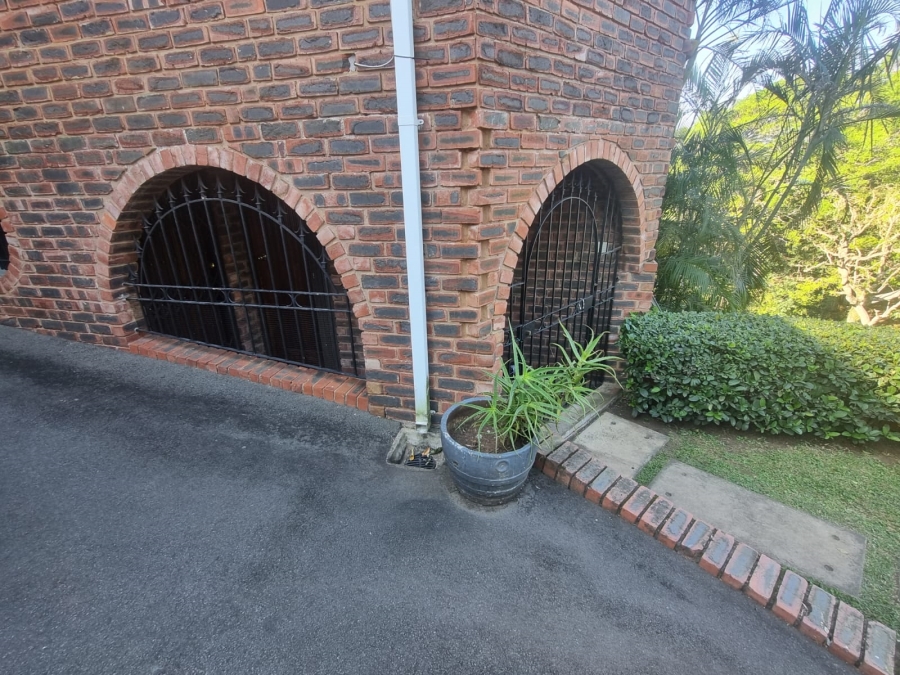 To Let 2 Bedroom Property for Rent in Kloof KwaZulu-Natal