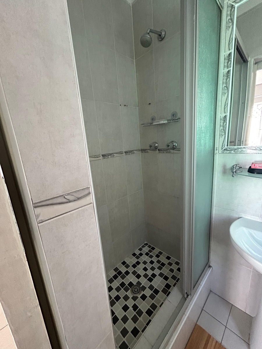 2 Bedroom Property for Sale in Amanzimtoti KwaZulu-Natal