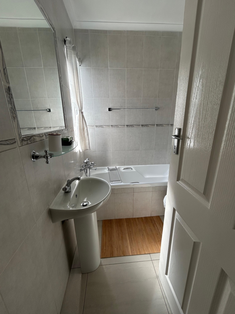 2 Bedroom Property for Sale in Amanzimtoti KwaZulu-Natal