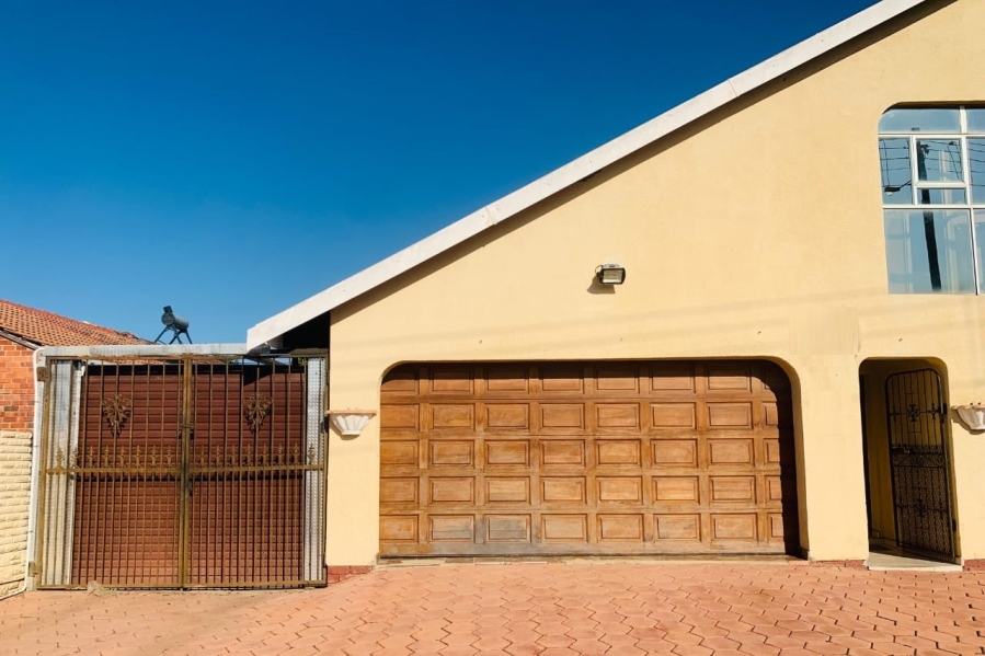 4 Bedroom Property for Sale in Acaciaville KwaZulu-Natal