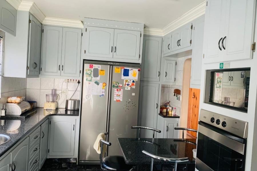 4 Bedroom Property for Sale in Acaciaville KwaZulu-Natal