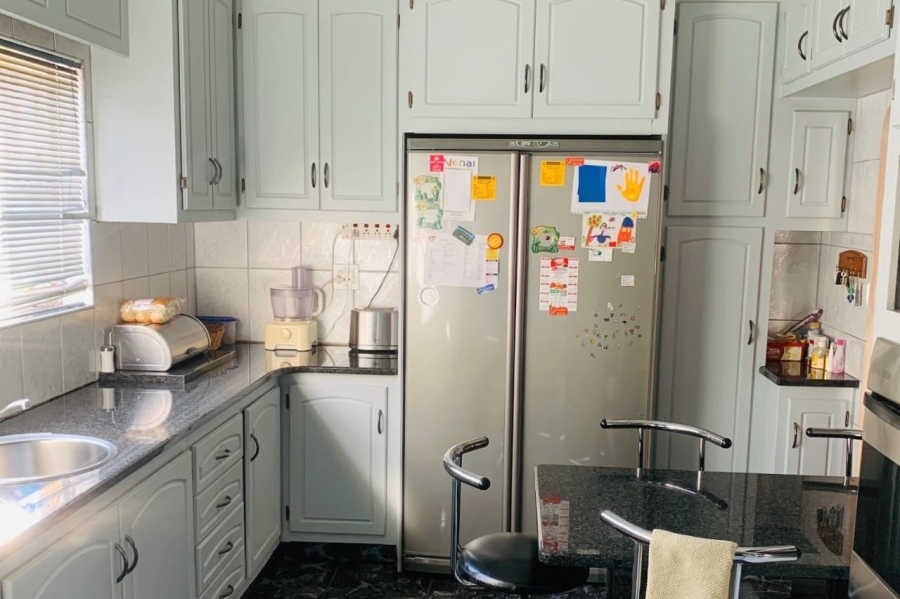 4 Bedroom Property for Sale in Acaciaville KwaZulu-Natal