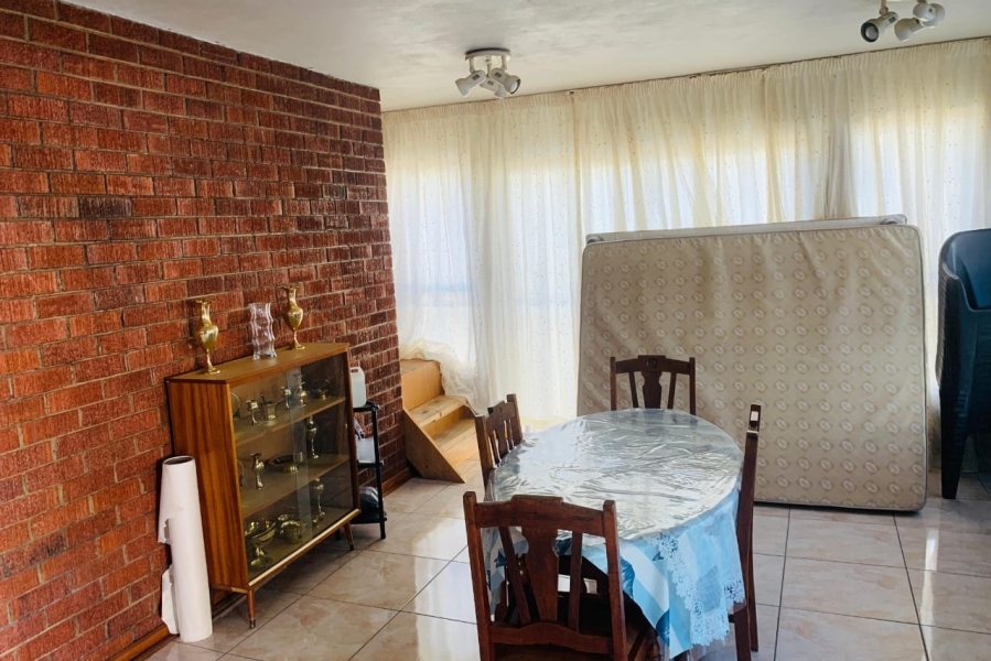4 Bedroom Property for Sale in Acaciaville KwaZulu-Natal