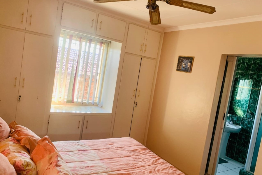 4 Bedroom Property for Sale in Acaciaville KwaZulu-Natal