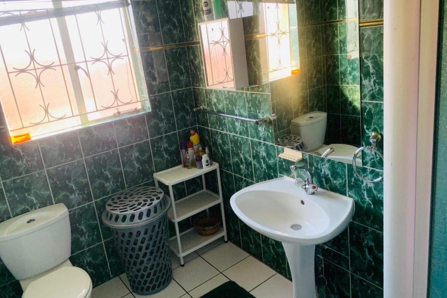 4 Bedroom Property for Sale in Acaciaville KwaZulu-Natal