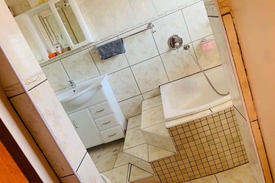 4 Bedroom Property for Sale in Acaciaville KwaZulu-Natal