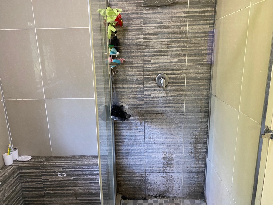 To Let 3 Bedroom Property for Rent in Lester Park KwaZulu-Natal