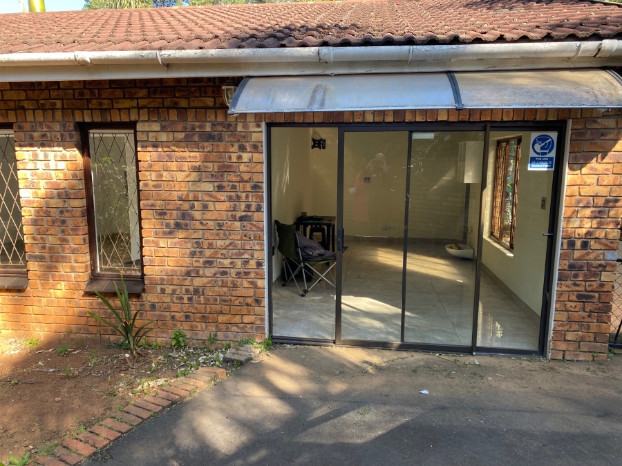 To Let 3 Bedroom Property for Rent in Lester Park KwaZulu-Natal