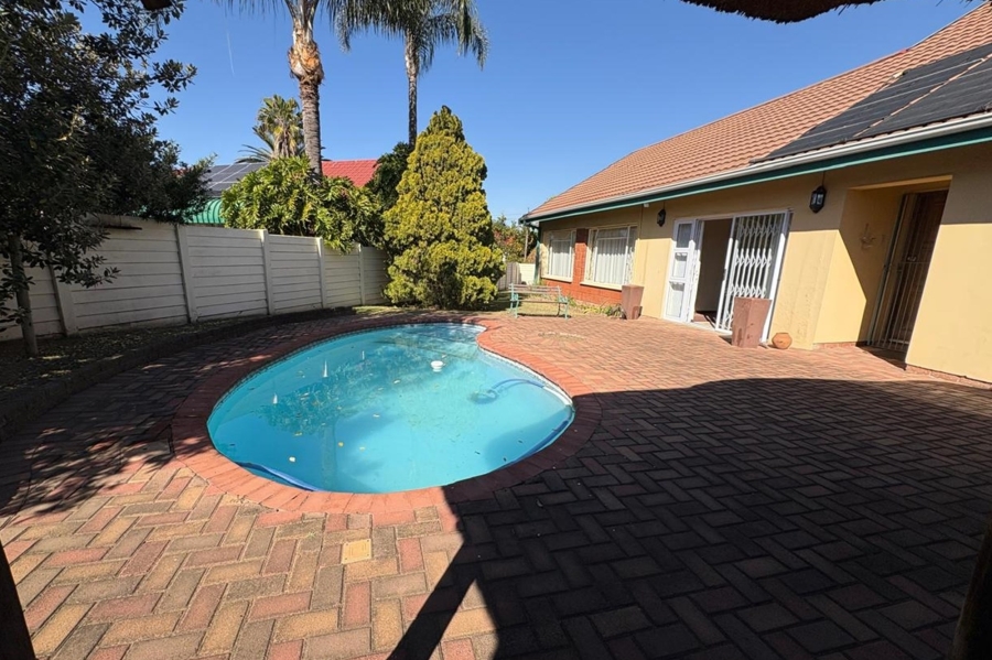 3 Bedroom Property for Sale in Huttenheights KwaZulu-Natal
