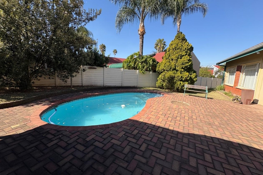 3 Bedroom Property for Sale in Huttenheights KwaZulu-Natal
