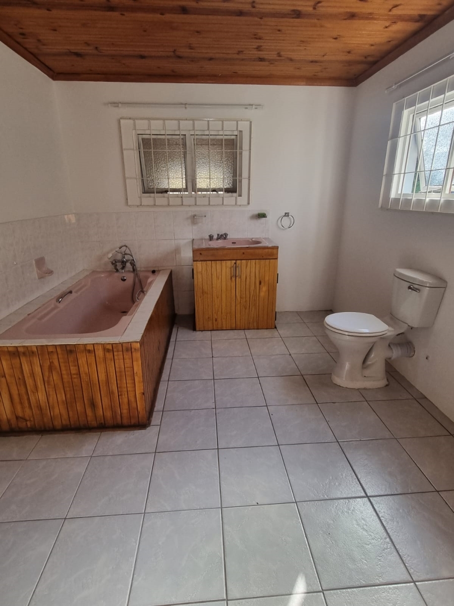 To Let 4 Bedroom Property for Rent in Assagay KwaZulu-Natal
