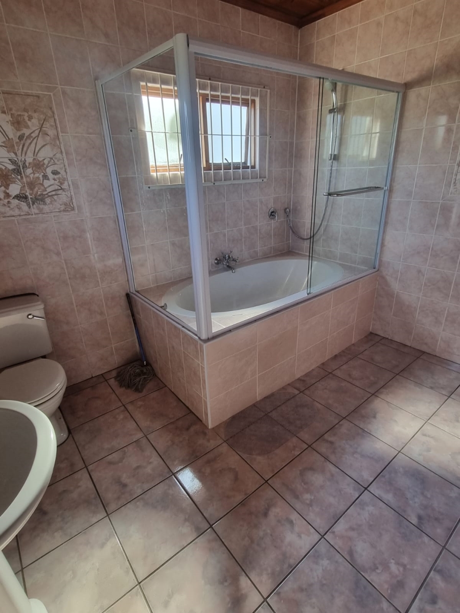 To Let 4 Bedroom Property for Rent in Assagay KwaZulu-Natal
