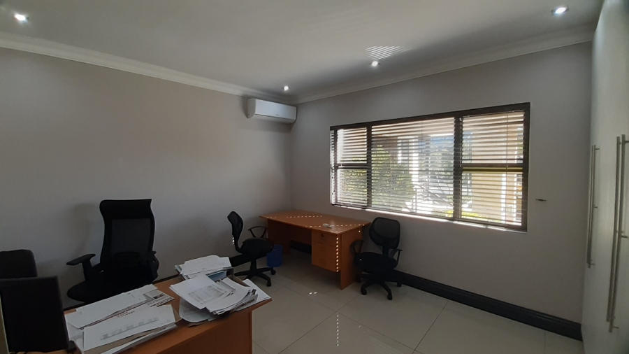 To Let 3 Bedroom Property for Rent in Amanzimtoti KwaZulu-Natal