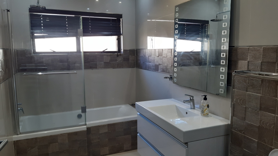 To Let 3 Bedroom Property for Rent in Amanzimtoti KwaZulu-Natal