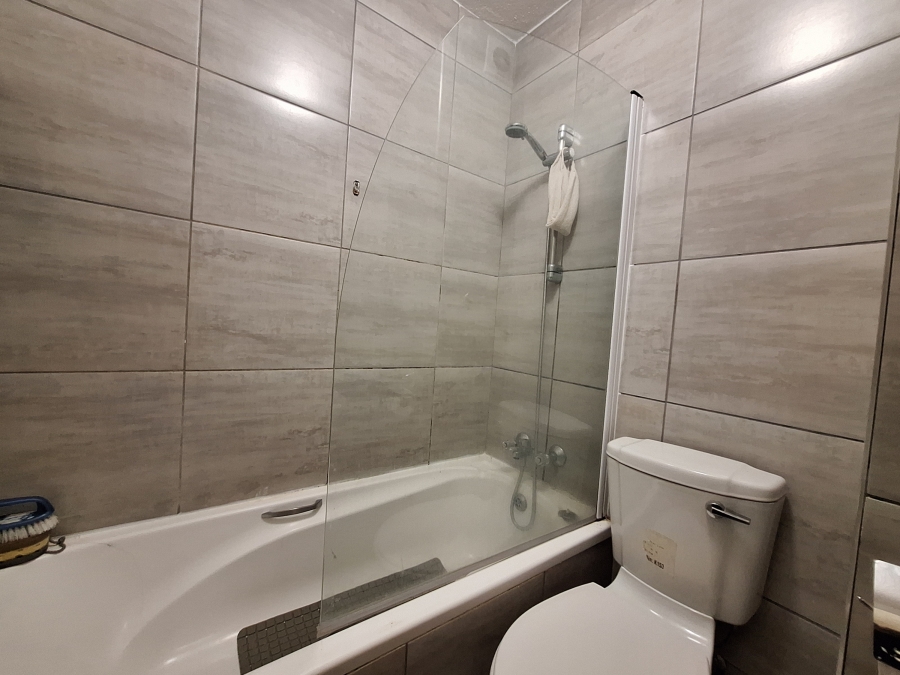 2 Bedroom Property for Sale in Essenwood KwaZulu-Natal