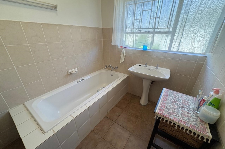 3 Bedroom Property for Sale in Huttenheights KwaZulu-Natal