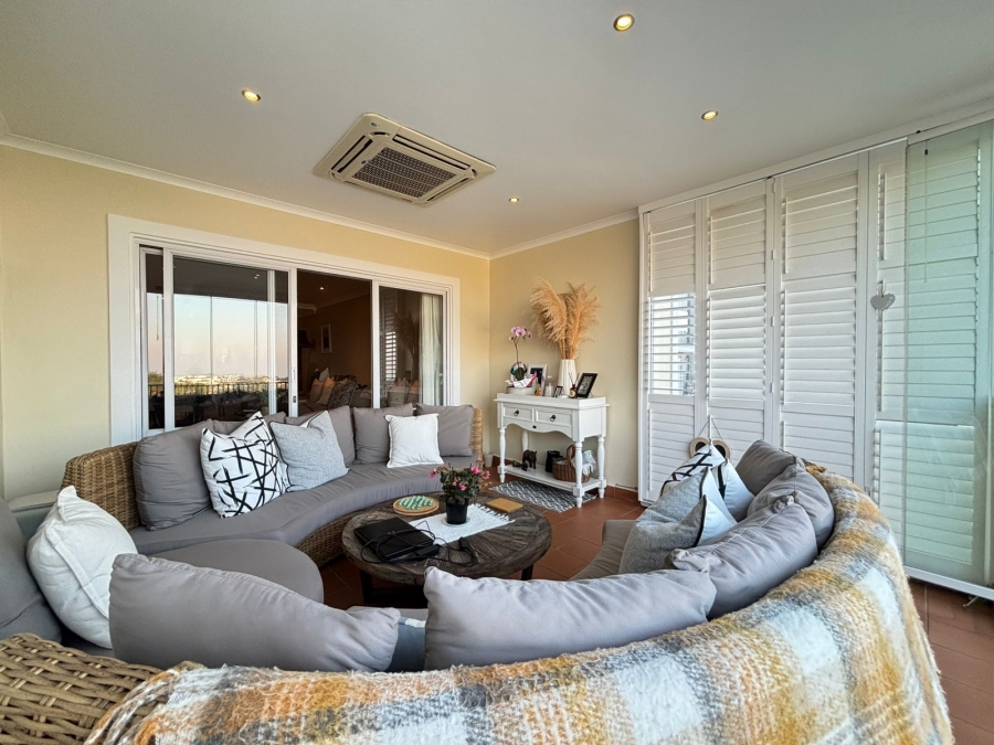 2 Bedroom Property for Sale in La Lucia KwaZulu-Natal
