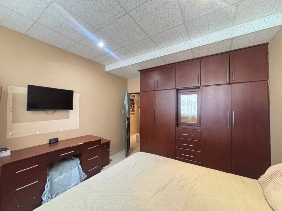 2 Bedroom Property for Sale in Overport KwaZulu-Natal