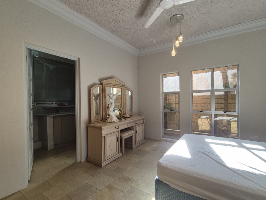 4 Bedroom Property for Sale in Tinley Manor KwaZulu-Natal