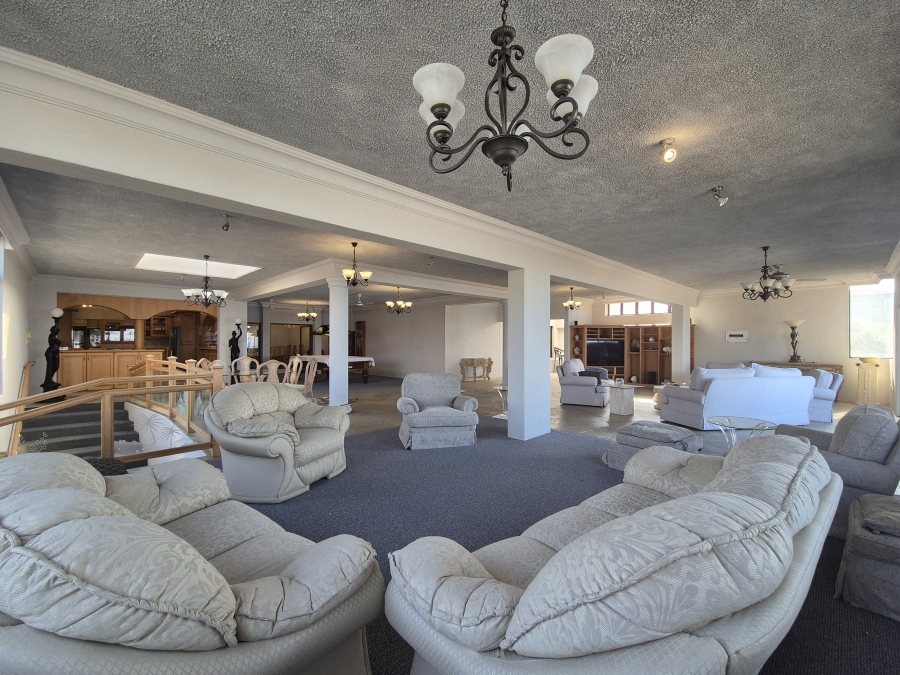 4 Bedroom Property for Sale in Tinley Manor KwaZulu-Natal