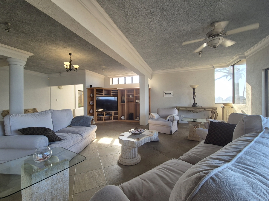 4 Bedroom Property for Sale in Tinley Manor KwaZulu-Natal