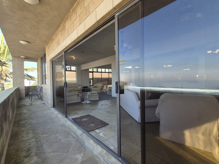 4 Bedroom Property for Sale in Tinley Manor KwaZulu-Natal