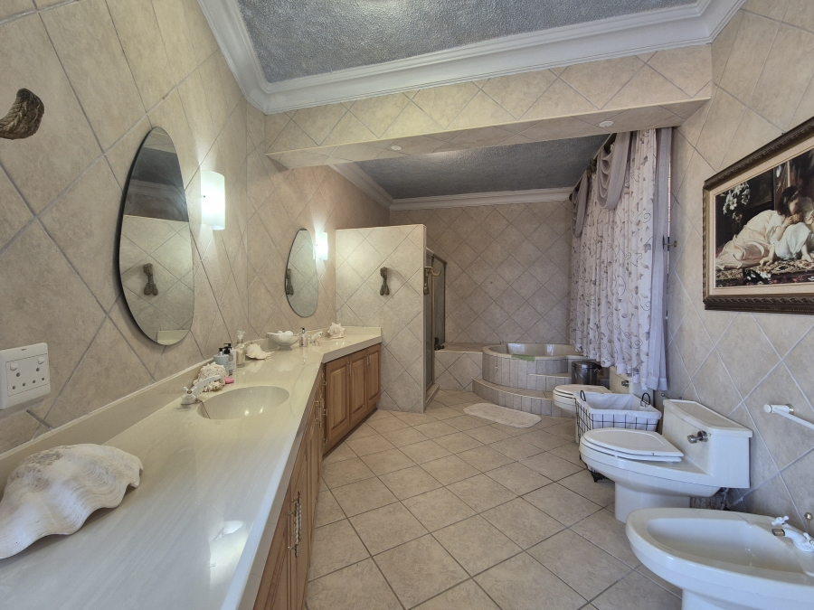 4 Bedroom Property for Sale in Tinley Manor KwaZulu-Natal
