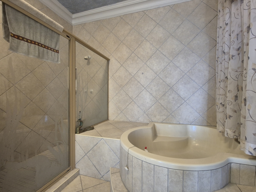 4 Bedroom Property for Sale in Tinley Manor KwaZulu-Natal