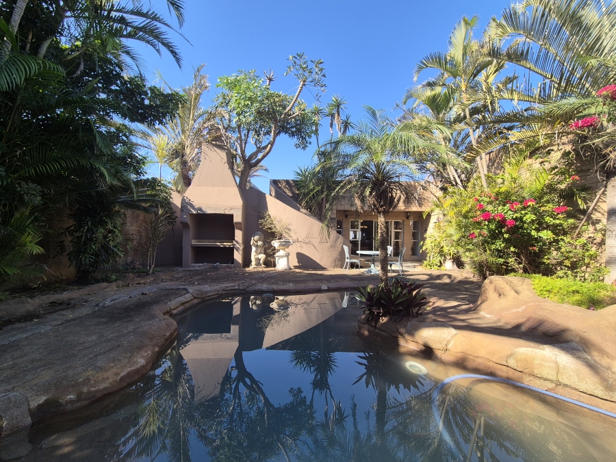 4 Bedroom Property for Sale in Tinley Manor KwaZulu-Natal