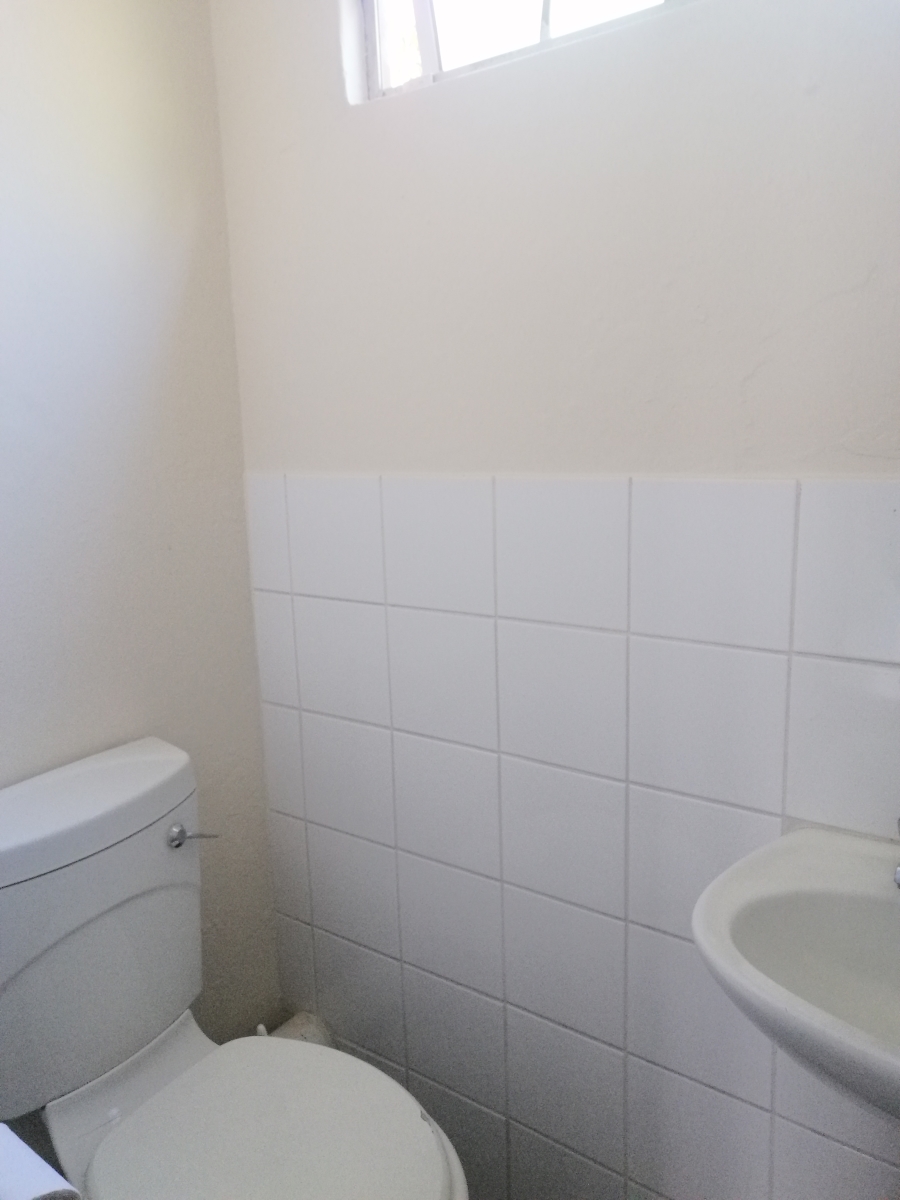 To Let 1 Bedroom Property for Rent in Umbilo KwaZulu-Natal