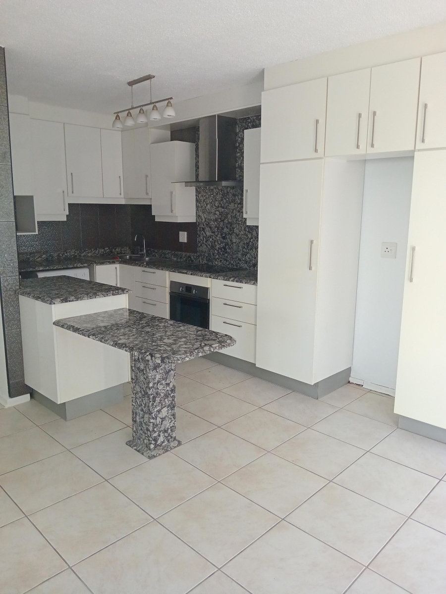 To Let 2 Bedroom Property for Rent in Umhlanga KwaZulu-Natal