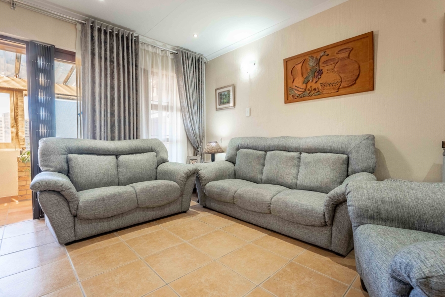 2 Bedroom Property for Sale in Amanzimtoti KwaZulu-Natal