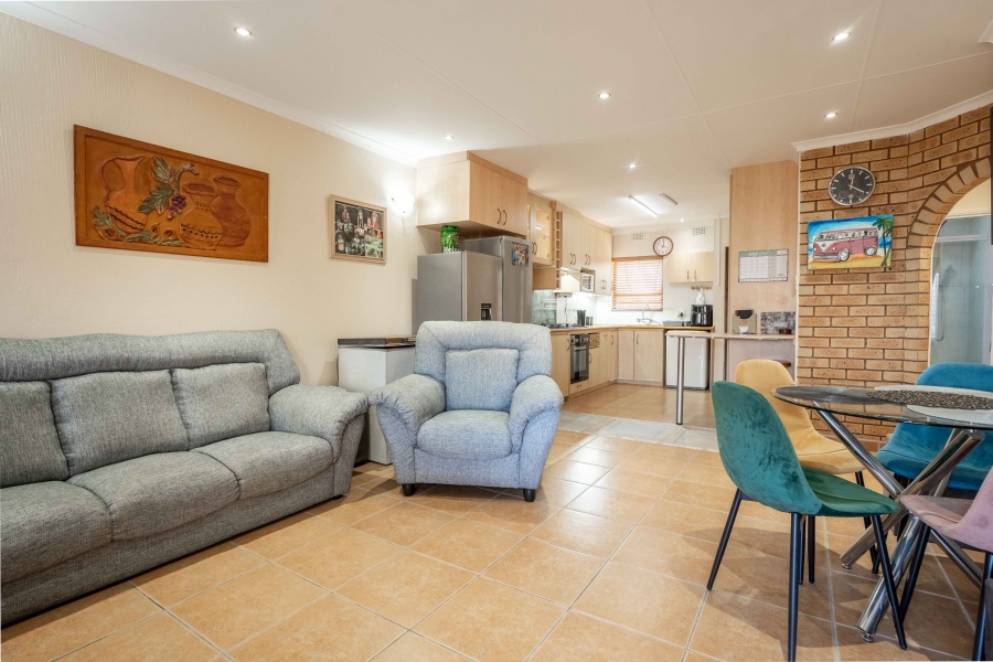 2 Bedroom Property for Sale in Amanzimtoti KwaZulu-Natal