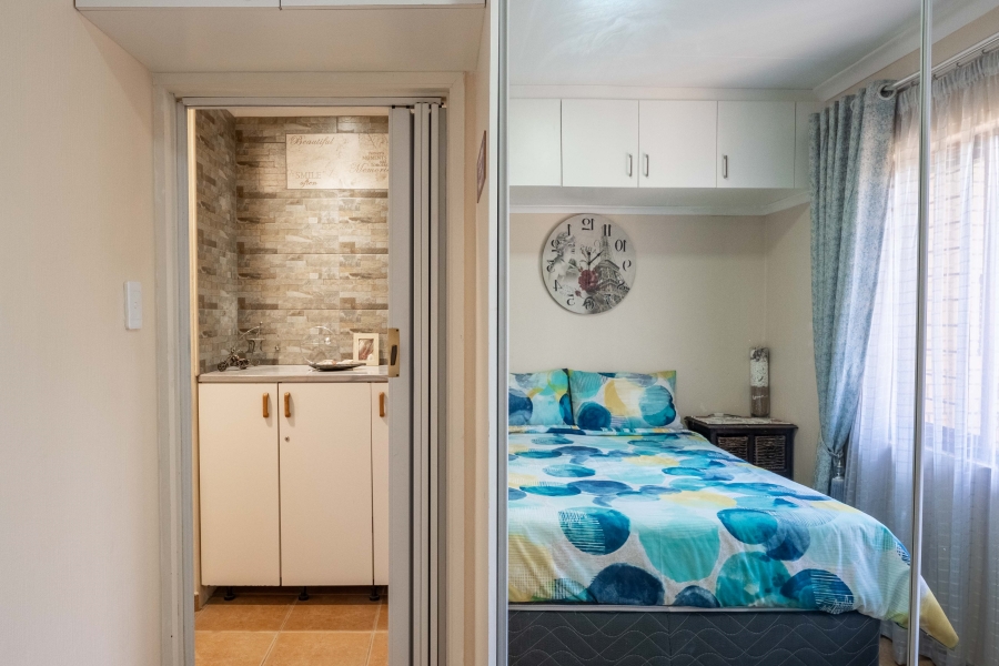 2 Bedroom Property for Sale in Amanzimtoti KwaZulu-Natal