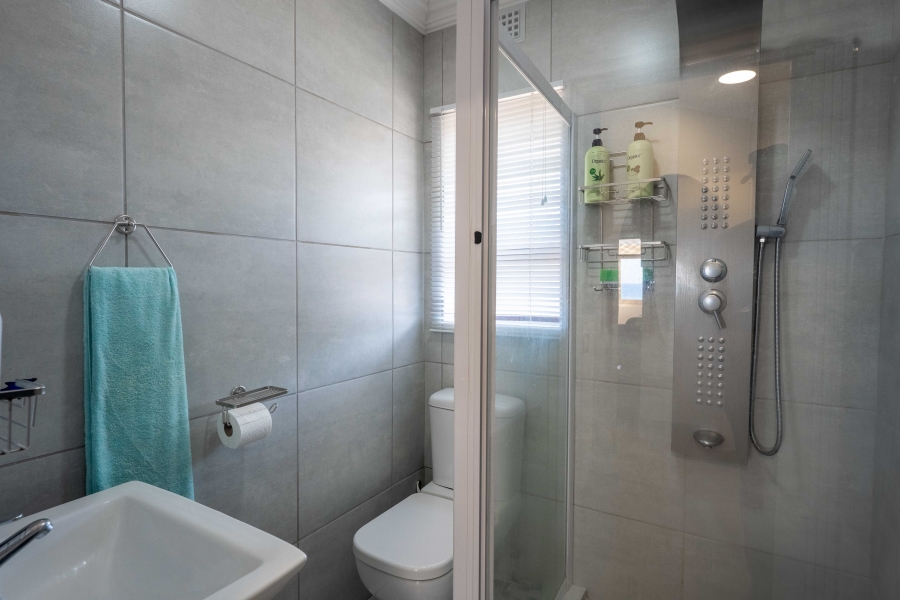 2 Bedroom Property for Sale in Amanzimtoti KwaZulu-Natal