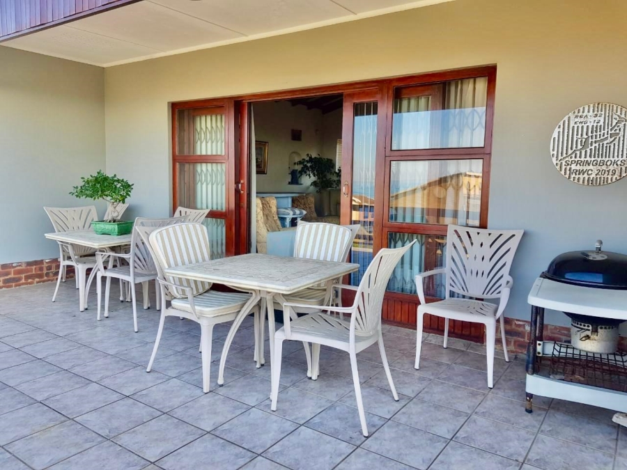 3 Bedroom Property for Sale in Uvongo KwaZulu-Natal