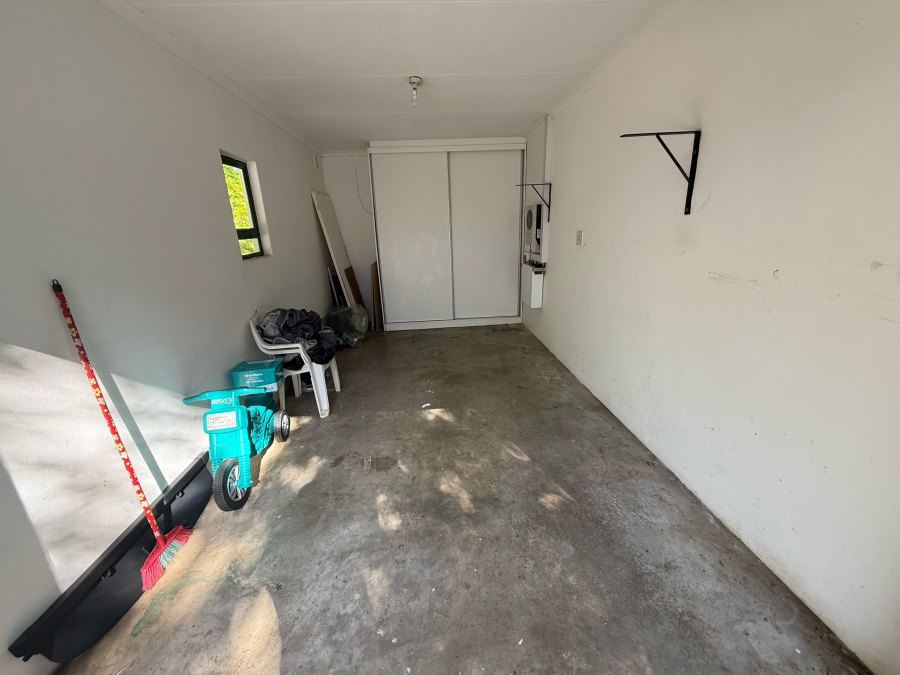 To Let 2 Bedroom Property for Rent in Westbrook KwaZulu-Natal
