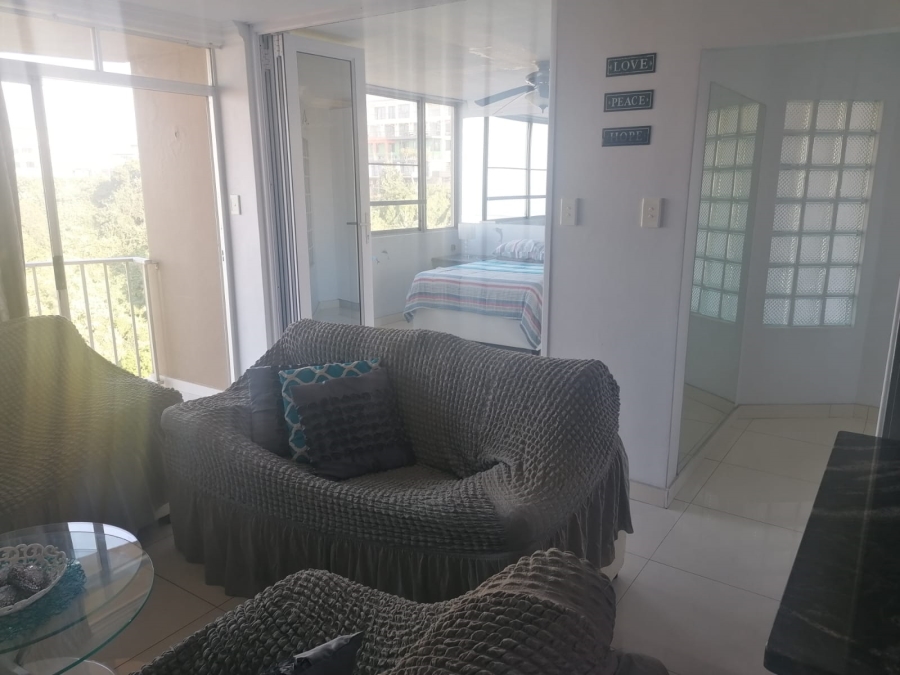 To Let 2 Bedroom Property for Rent in Amanzimtoti KwaZulu-Natal