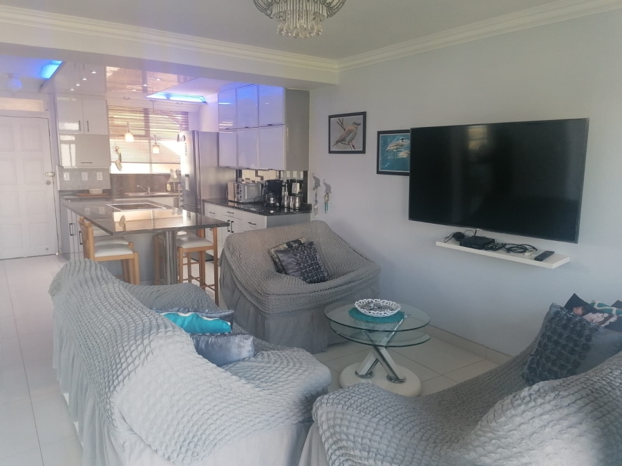 To Let 2 Bedroom Property for Rent in Amanzimtoti KwaZulu-Natal