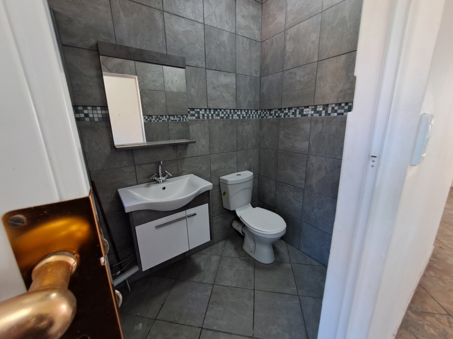 1 Bedroom Property for Sale in Margate KwaZulu-Natal