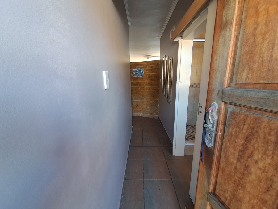 1 Bedroom Property for Sale in Margate KwaZulu-Natal