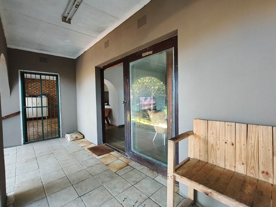 2 Bedroom Property for Sale in Uvongo KwaZulu-Natal