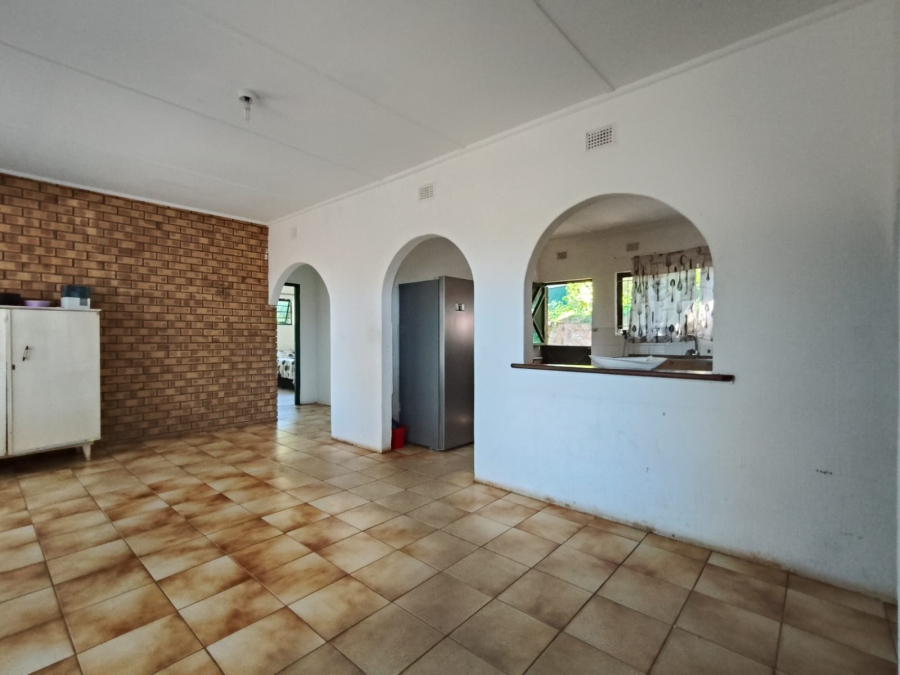 2 Bedroom Property for Sale in Uvongo KwaZulu-Natal