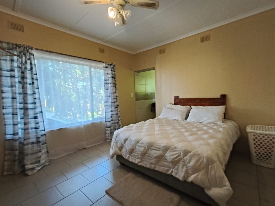2 Bedroom Property for Sale in Uvongo KwaZulu-Natal