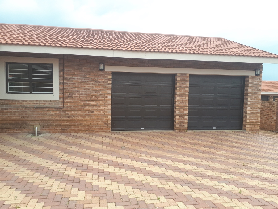 To Let 3 Bedroom Property for Rent in Pioneer Park KwaZulu-Natal