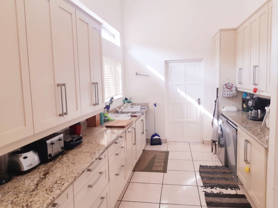 To Let 3 Bedroom Property for Rent in Wakenshaw Estate KwaZulu-Natal